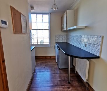 1 Bed Flat, Chatham Street, RG1 - Photo 3