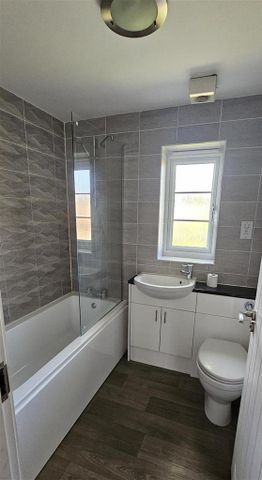 2 bedroom semi-detached house to rent - Photo 4