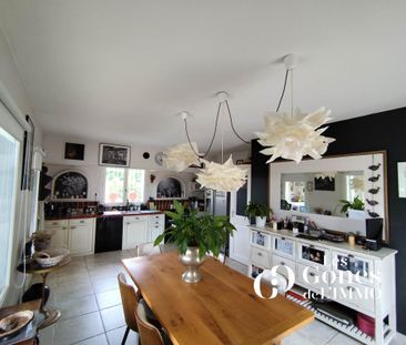 Location Maison 6 pièces 209m² FRANCHEVILLE 69340 - Photo 2