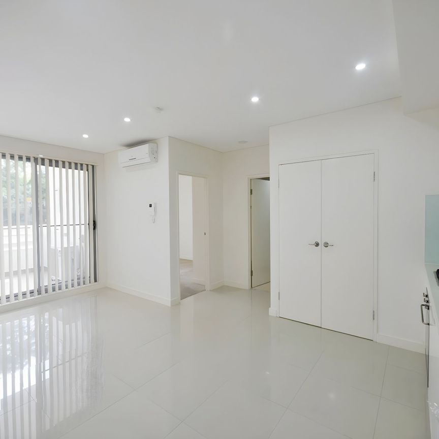 Modern One Bedroom with Parking - Photo 1