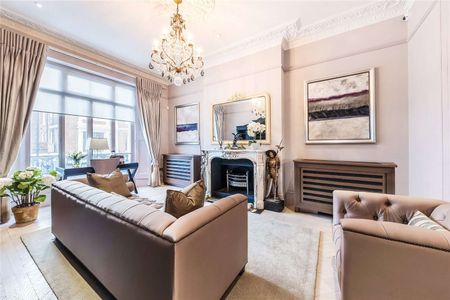 A glorious interior designed 5 bedroom house on a central and quiet Knightsbridge road. Spread over five floors and benefitting from an abundance of storage and two outdoor spaces. - Photo 4