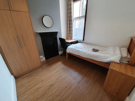 4 Bed Student Accommodation - Photo 1