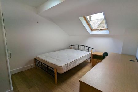 3 bedroom apartment to rent - Photo 2