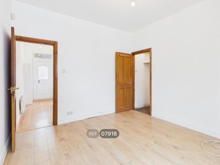 3 bedroom terraced house to rent - Photo 4