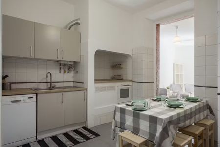 Calçada do Marquês de Abrantes, Lisbon, Lisbon 1200-163 - Photo 3