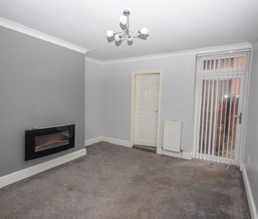 2 bed flat to rent in Richmond Road, South Shields, NE34 - Photo 1