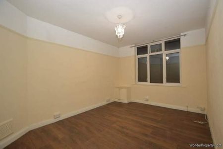 2 bedroom property to rent in Addlestone - Photo 3