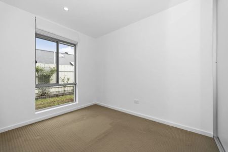 Modern Family Home In Highly Sought After Area - Photo 3