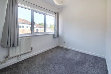 3 bedroom semi-detached house to rent - Photo 4