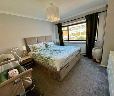 West Street, Epsom, KT18 - Photo 3