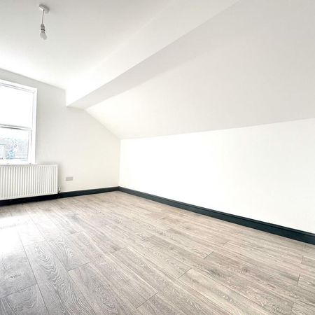 2 bedroom end of terrace house to rent - Photo 3