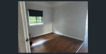 3 Bedroom House In Dutton Park ready to move in - Photo 5