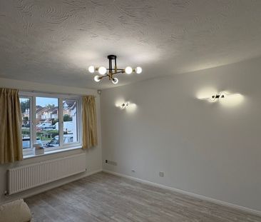 2 Bed End Terrace, Elm Park, RG30 - Photo 2