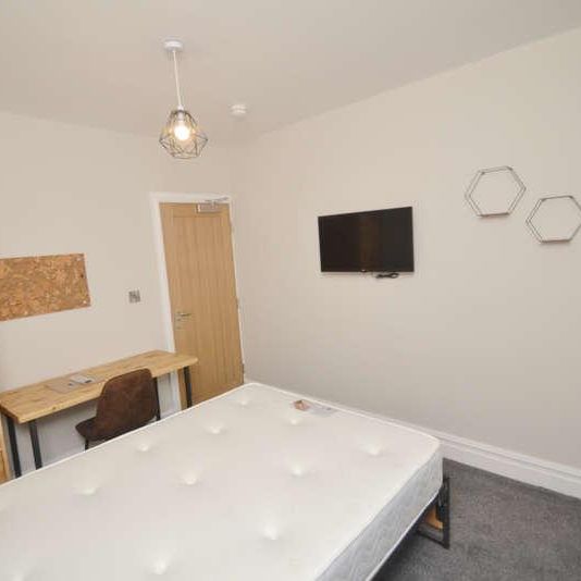 Heald Grove, Rusholme, Manchester, M14 - Photo 1
