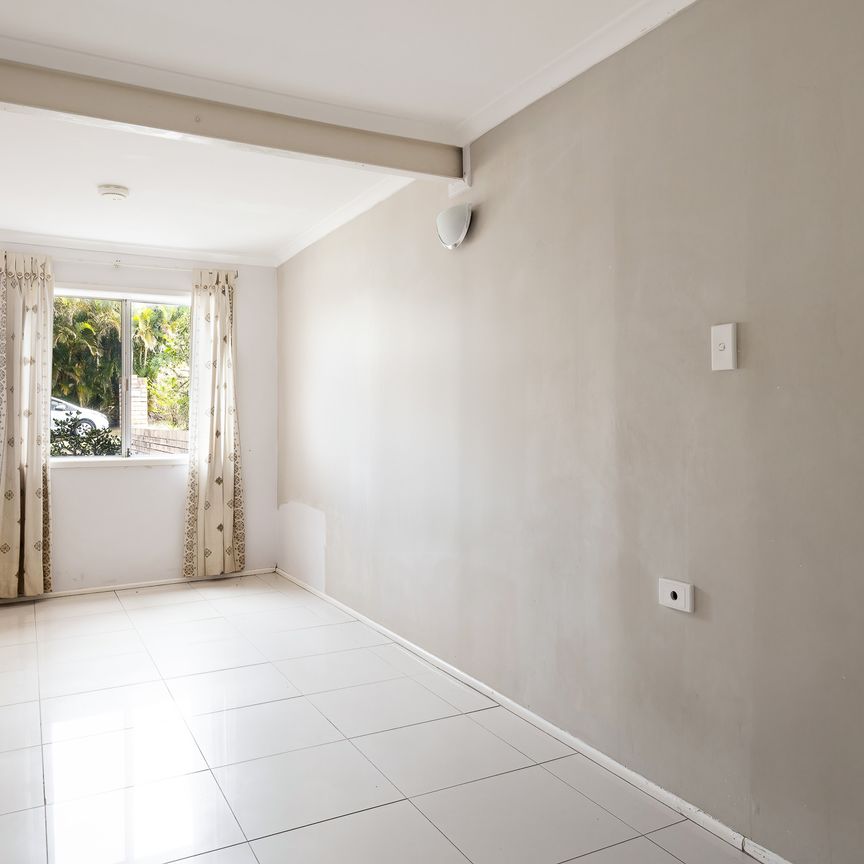 25 Swanfield, Macgregor QLD 4109 - House For Rent | Domain - Photo 1