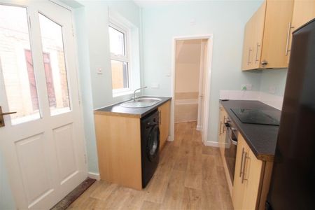 2 Bedroom Flat - Photo 4