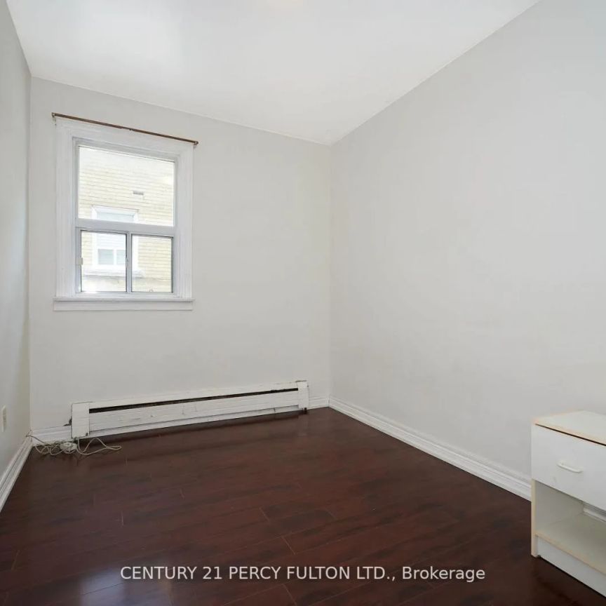 2961 LAWRENCE AVENUE E - Photo 1