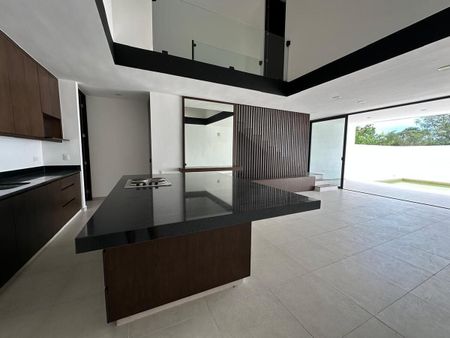 Townhouse con piscina en renta en Residencial Xcanatún - Photo 4