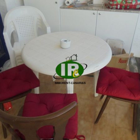 Duplex bungalow with 2 bedrooms and 1 bathroom on 65 sqm of living space for rent in Playa del Ingles - Photo 5