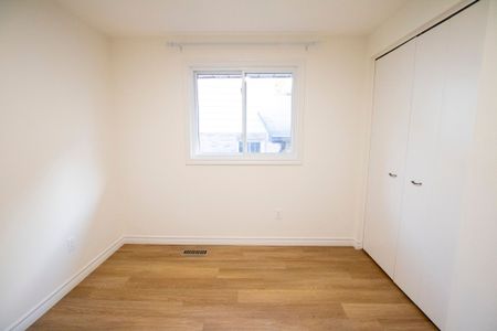 For Lease - 59 Haliburton Place, London South, Ontario - Photo 4