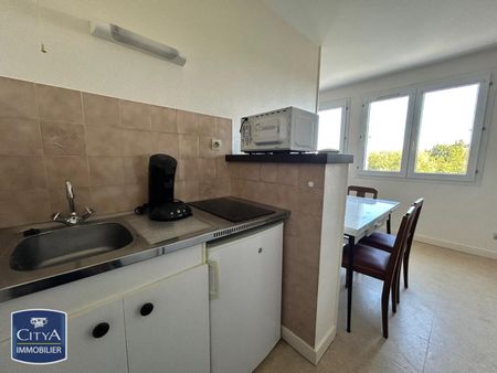 Location Appartement 1 pièce 23m² NIORT 79000 - Photo 3