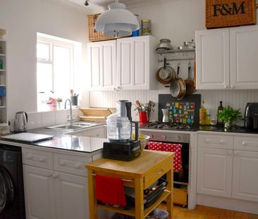 2 Bed Terraced House, Stewart Road, E15 - Photo 4