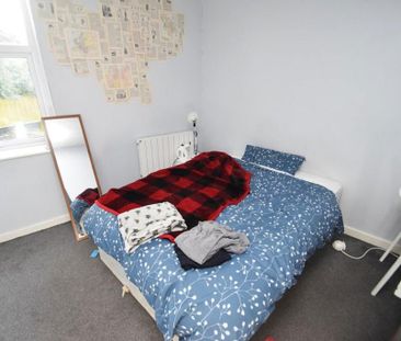 3 bedroom flat to rent - Photo 4