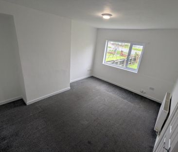 3 bedroom end of terrace house to rent - Photo 5