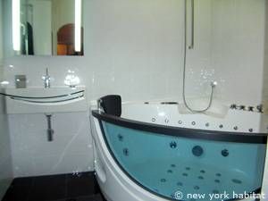 Logement à Paris, Location meublée - Photo 4