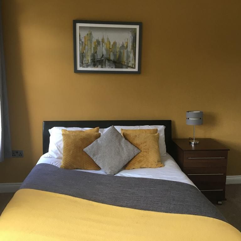 1 bedroom in a house share to rent - Photo 1