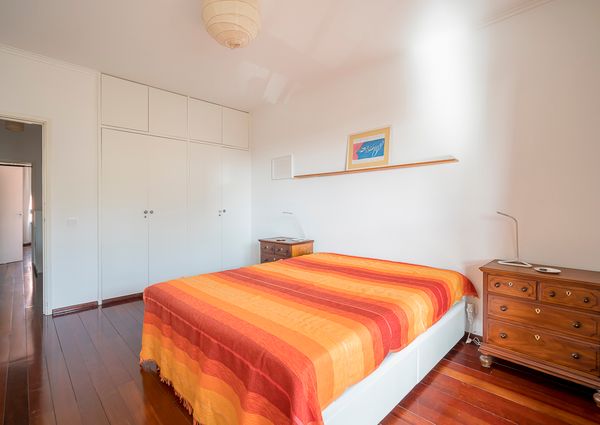Apartamento T2 para arrendamento com móveis no Alto da Barra em Oeiras