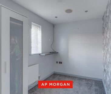 4 bedroom semi-detached house to rent - Photo 5