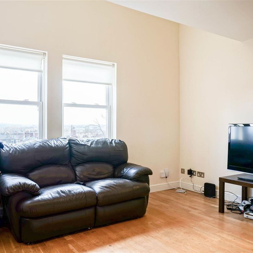 Flat 16, 10 Broomfield Cres, Headingley, Leeds, LS6 3DD - Photo 1