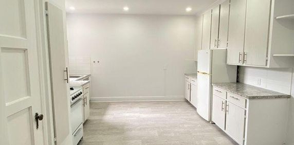 3 - 5821 CHEMIN COTE ST LUC, Montréal - Photo 2