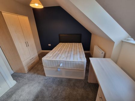 6 Bed Student Accommodation - Photo 4