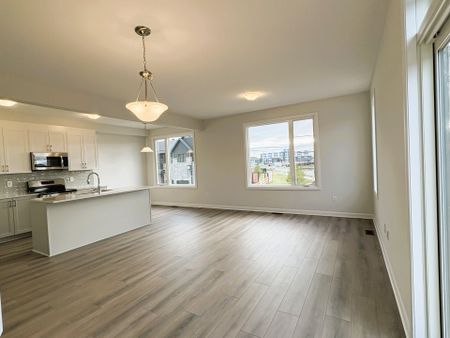 For Lease - 324 Clearpath Private, Kanata, Ontario - Photo 3