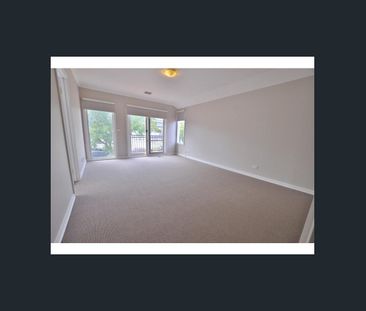 CITY WIDE Real Estate - LARGE 4 Bedroom Townhouse, with cooling and... - Photo 4