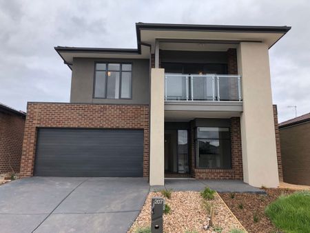 Large Family Home in Saltwater School Zone - Photo 2