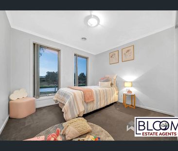 A lovely family home conveniently located close to all essential am... - Photo 6