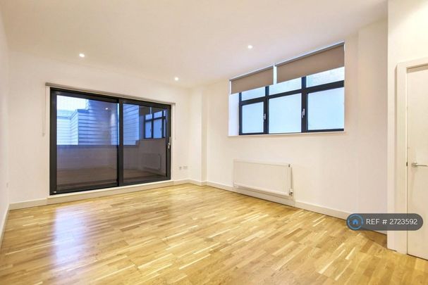 2 bedroom flat to rent - Photo 1