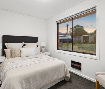 8 Welsh Place, Chifley ACT 2606 - House For Rent | Domain - Photo 6