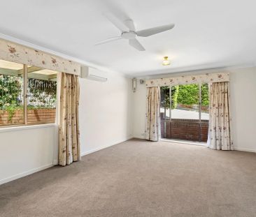 Freshly Updated Free Standing Town House - Photo 5