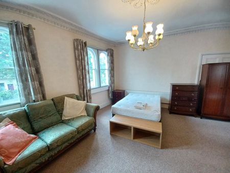 Upper East Hayes, Bath, Somerset, BA1 - Photo 4