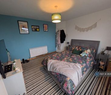 1 bedroom in a house share to rent - Photo 4