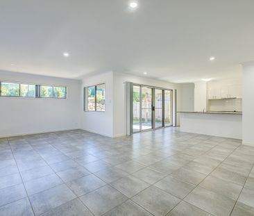 Lovely Family Home - Close to Schools - Photo 1