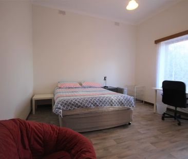 6-bedroom shared house, Cowra St - Photo 6