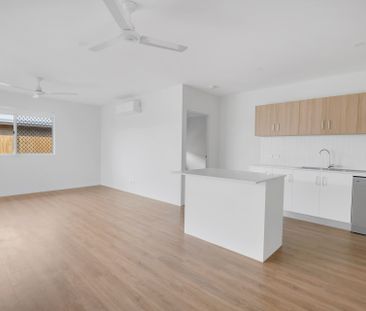 SIMPLY STUNNING! PRIVATE, MODERN & SPACIOUS DUPLEX IN A1 LOCATION! - Photo 6