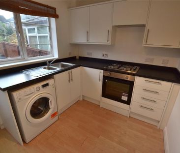 2 bedroom terraced house to rent - Photo 4