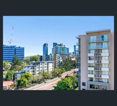 610/188 Shaftson Avenue, Kangaroo Point, Qld 4169 - Photo 2