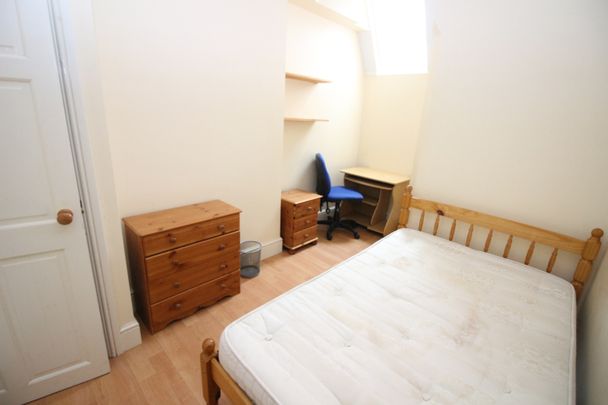 Tewkesbury Place, Cathays - Photo 1